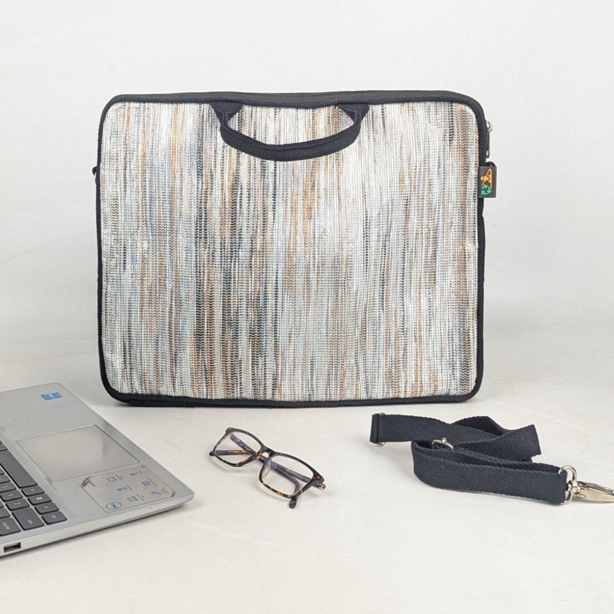Upcycled Handcrafted Laptop Sleeve 16 inch (LSB160826-005)