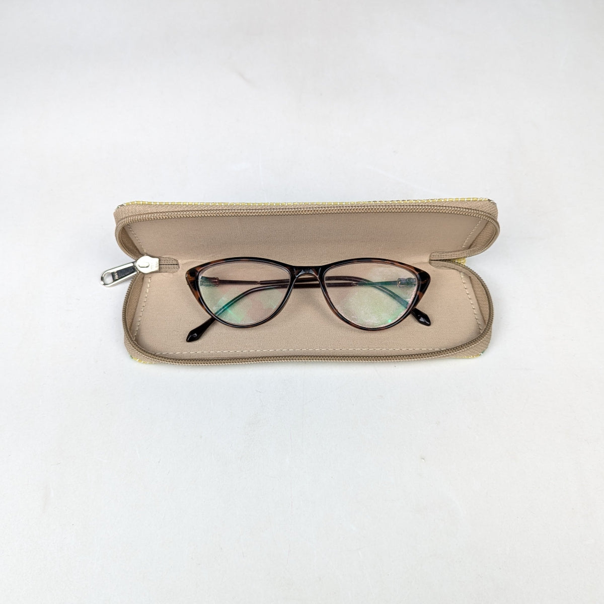 Upcycle Handcrafted Spec Case (SC0426-002) PS_W