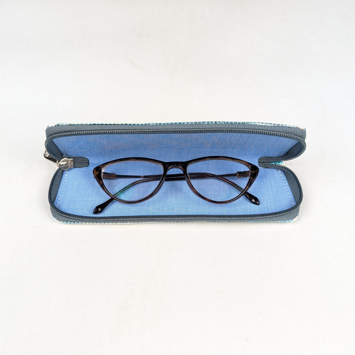 Upcycled Handcrafted Spec Case (SC0426-016) PS_W